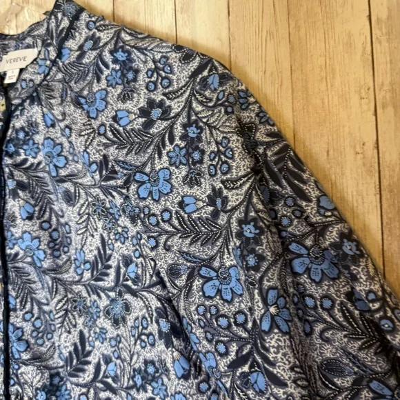 Evereve 'Sheila'  Blue Floral Batik Piped Cotton Blouse Small - Picture 6 of 9